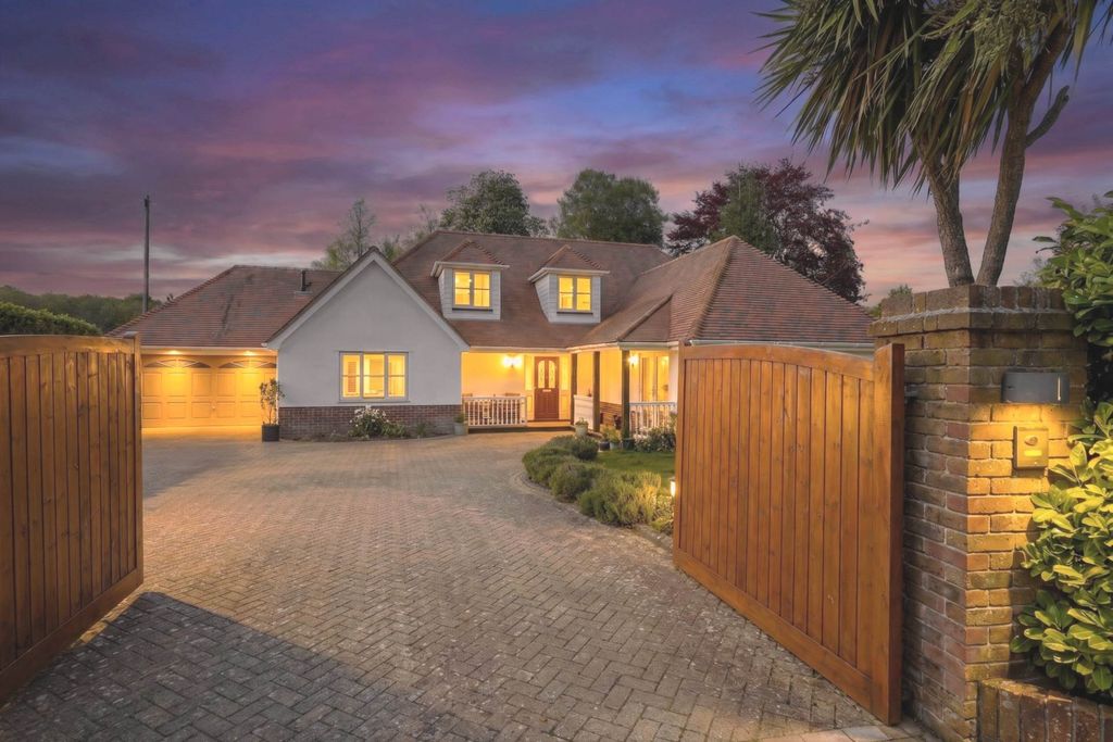 Property photo 1 of 31