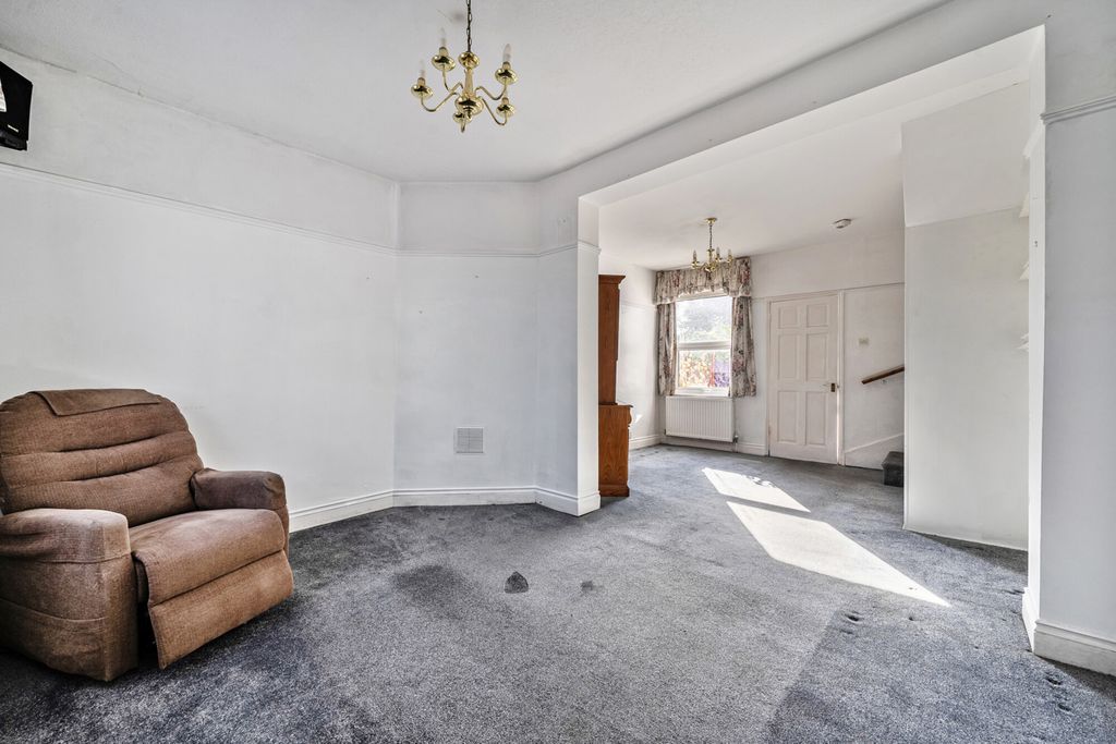 Property photo 2 of 15 Reception