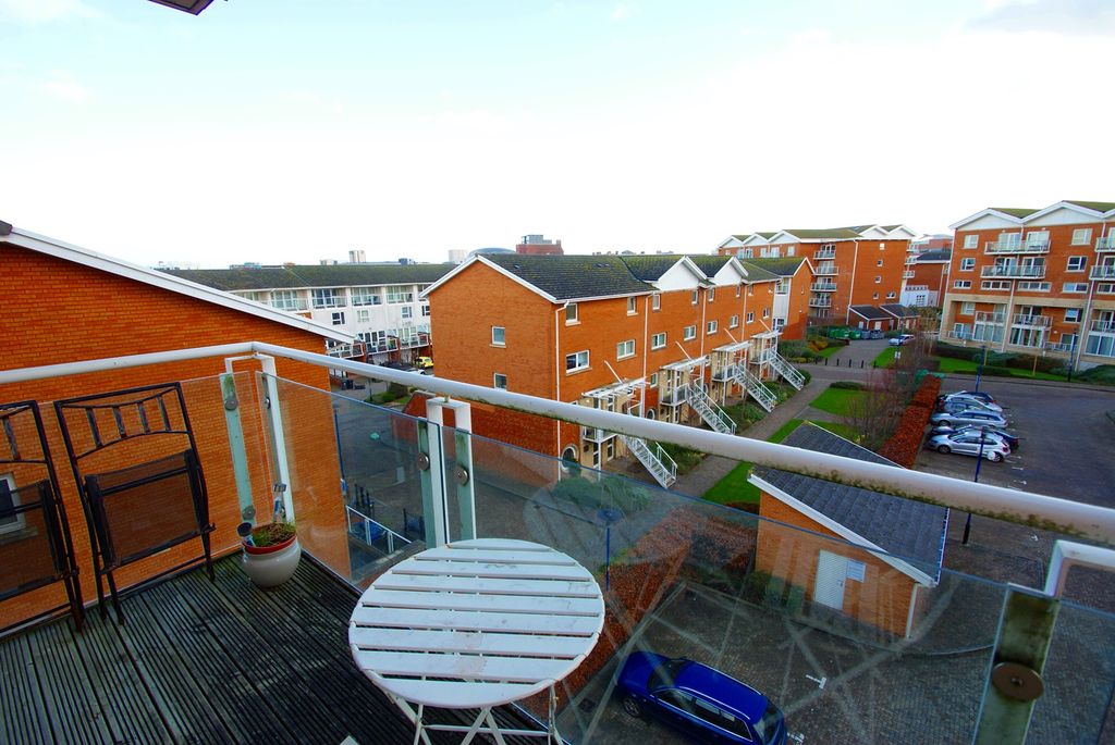 Property photo 2 of 14