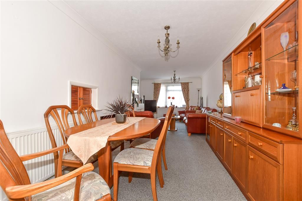 Property photo 3 of 10 Lounge/Diner