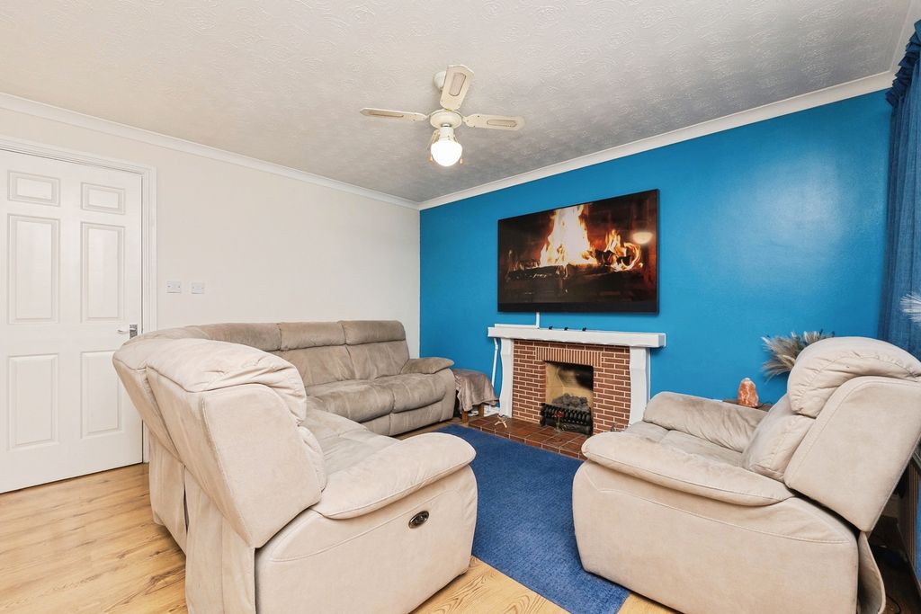 Property photo 2 of 24 Pbox-Img.Jpg