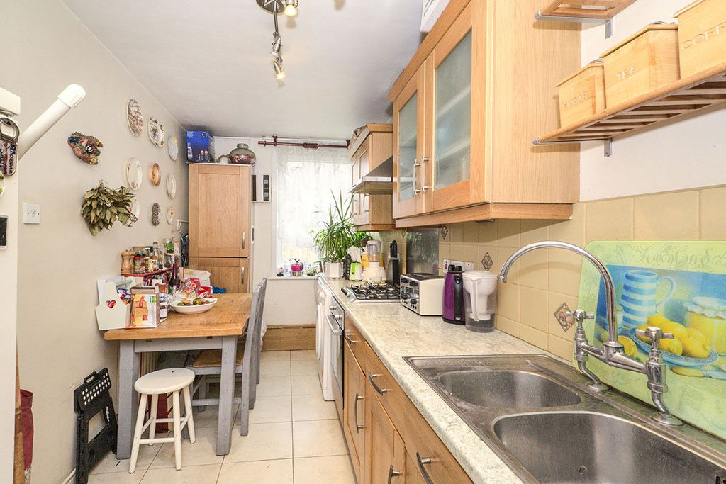 Property photo 3 of 7