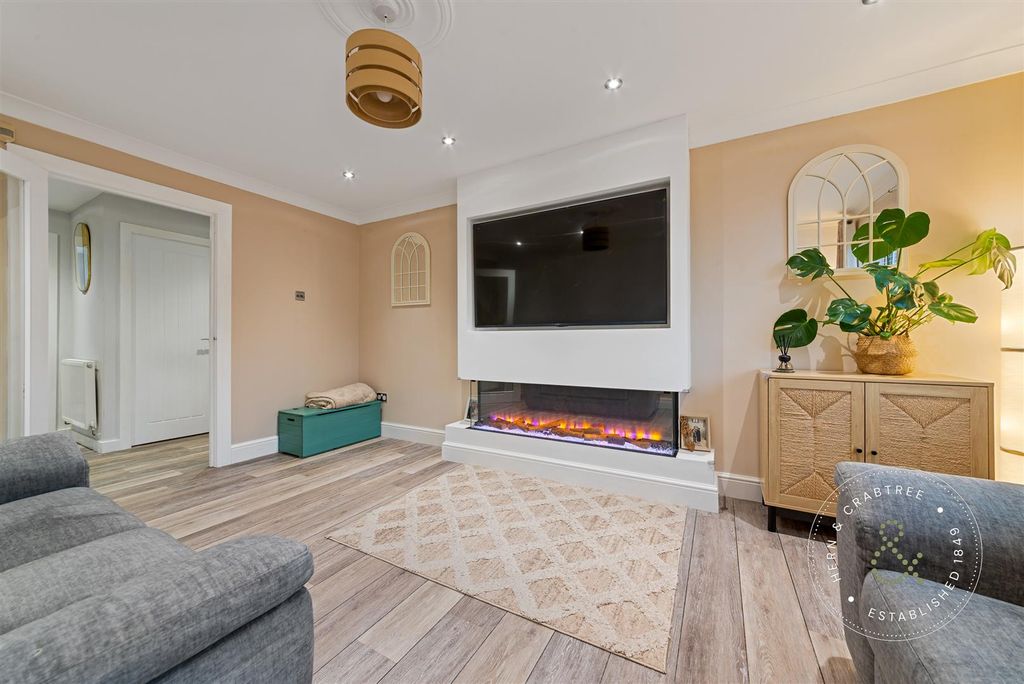 Property photo 3 of 33 Denison-Way-06.Jpg