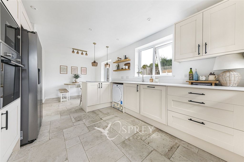 Property photo 1 of 16 Kitchen/Diner