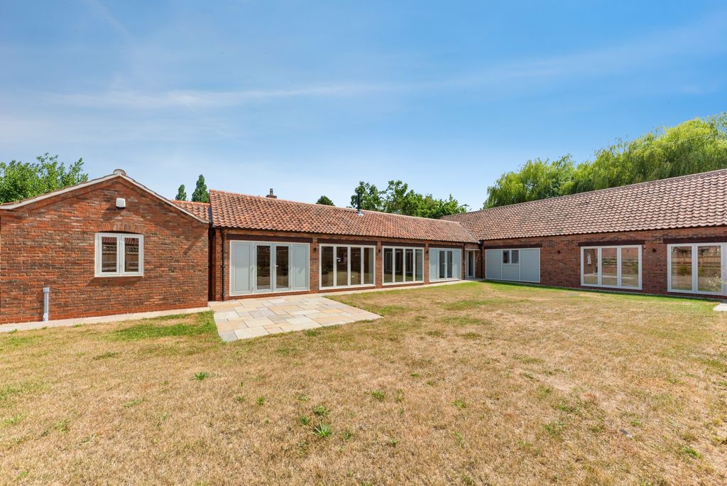 Property photo 1 of 22 Lapwing_Barn-5