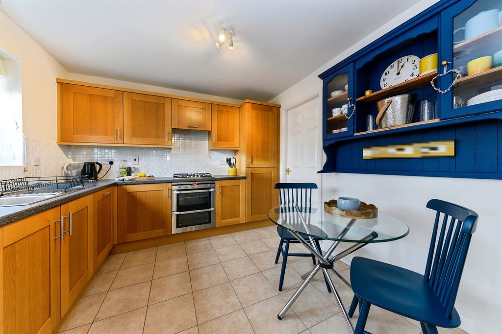 Property photo 3 of 21