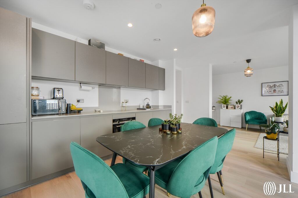 Property photo 2 of 24