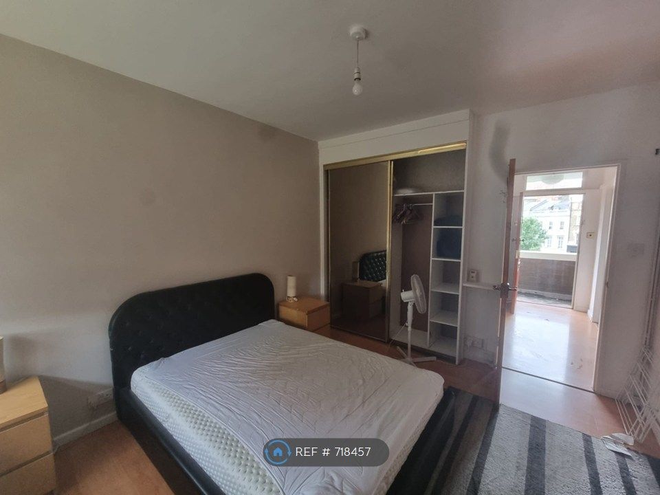 Property photo 3 of 10 Bedroom