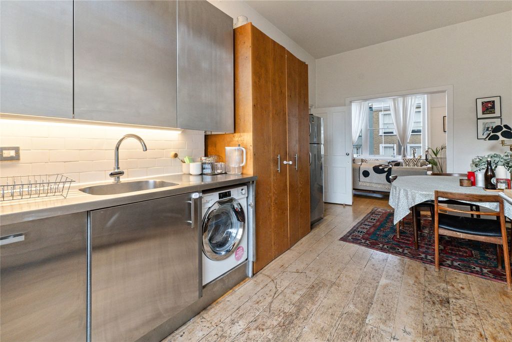 Property photo 2 of 14 Picture No. 13