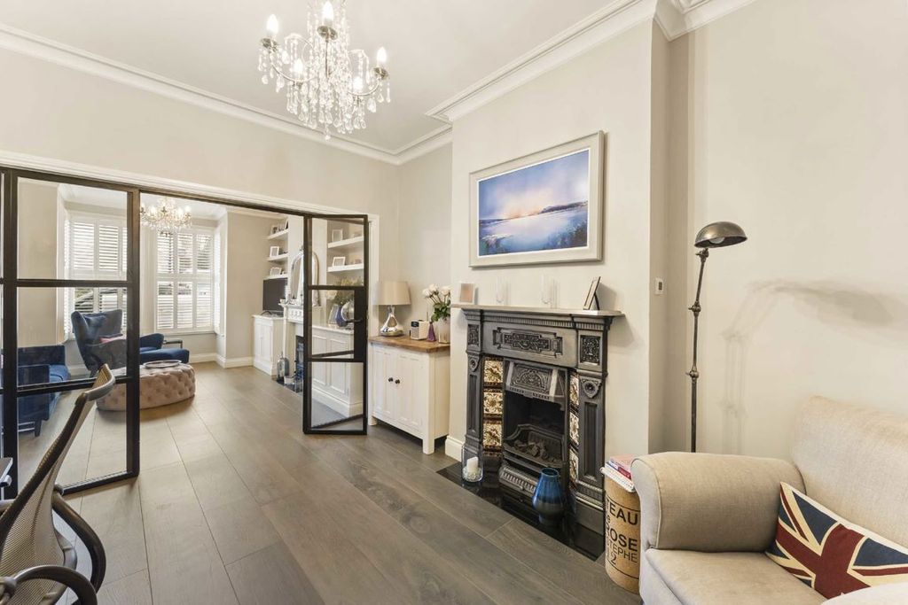 Property photo 3 of 8