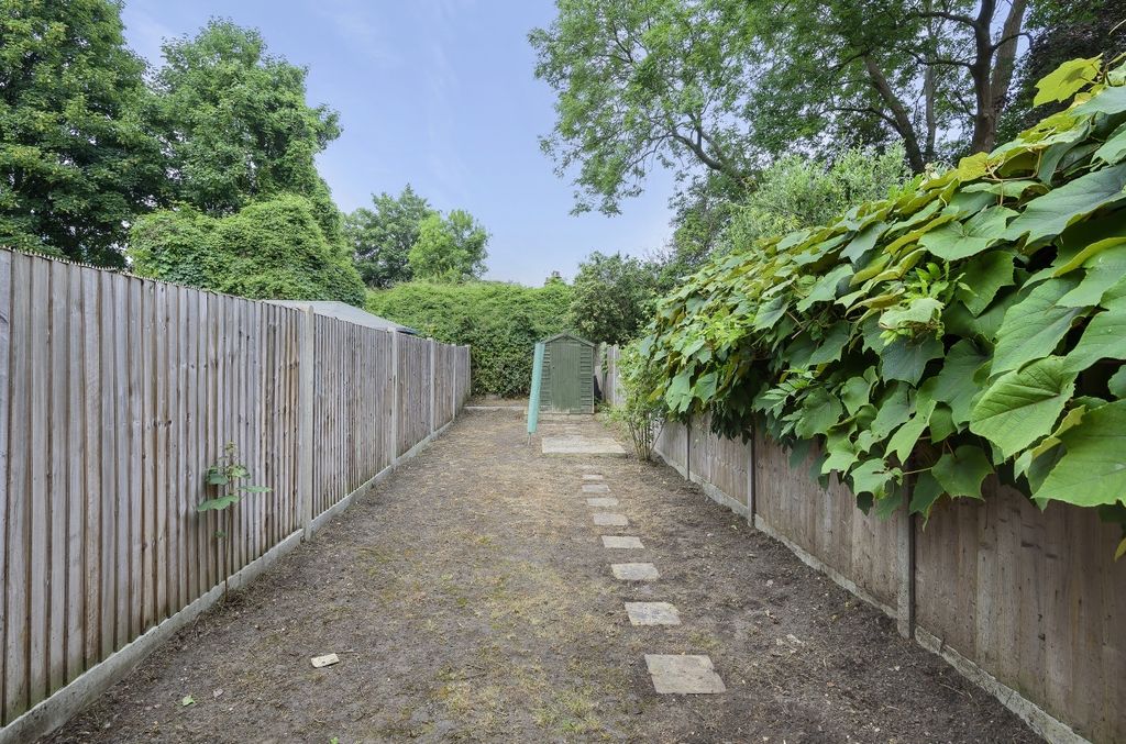Property photo 3 of 10 Garden