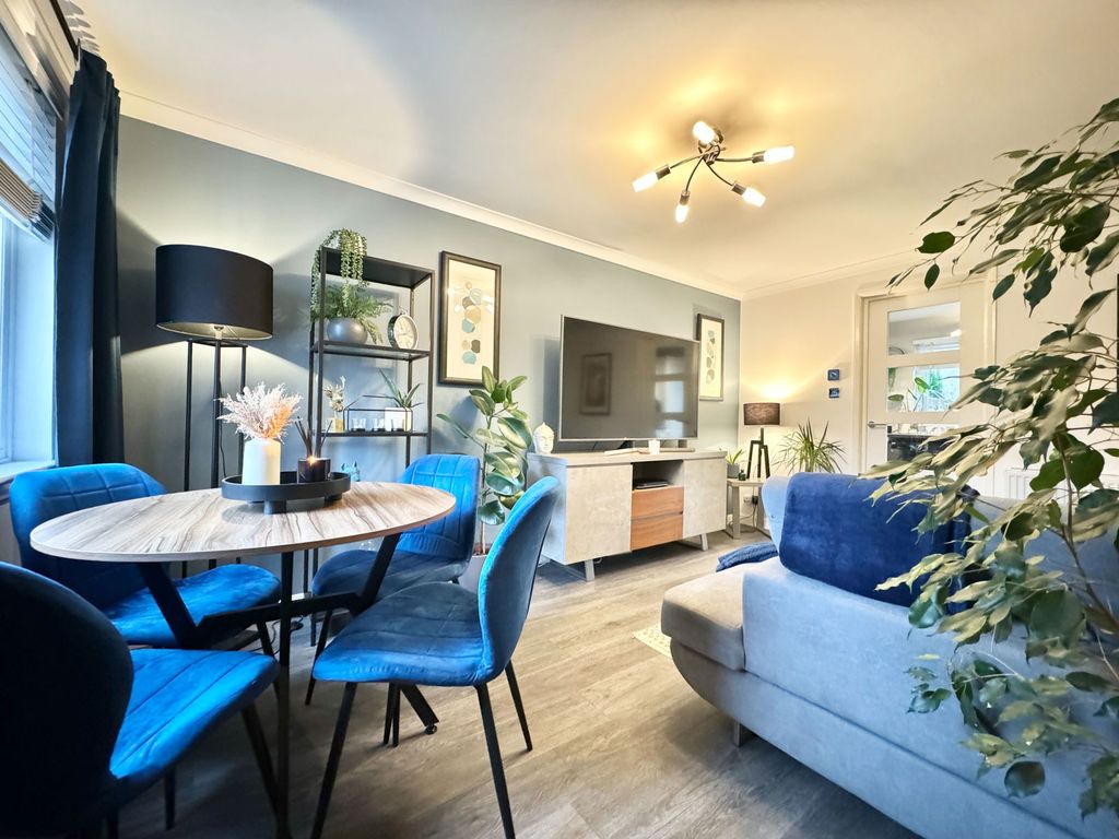 Property photo 2 of 30