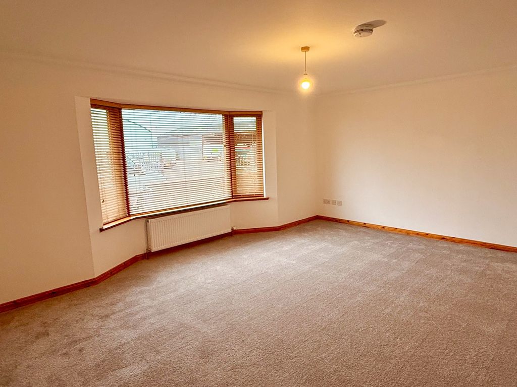 Property photo 2 of 34