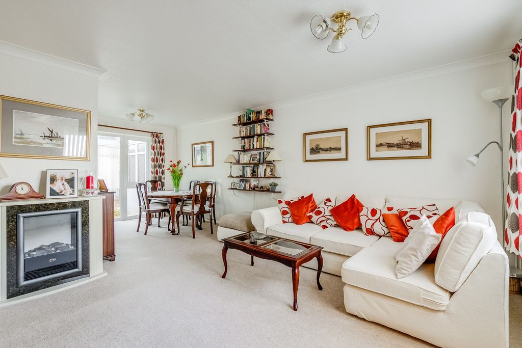 Property photo 2 of 16 4955413