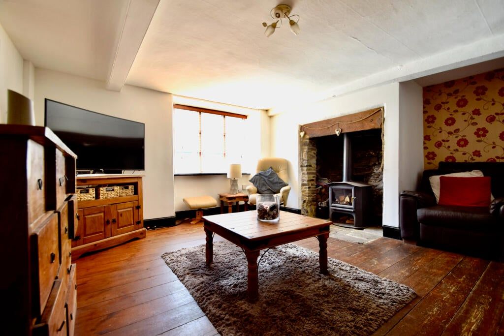 Property photo 3 of 25