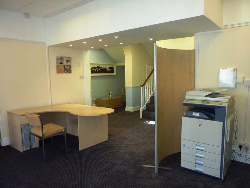 Property photo 3 of 11 Offices