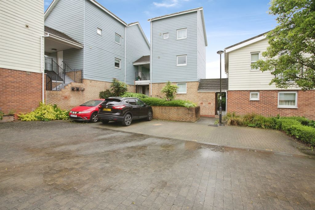 Property photo 1 of 15