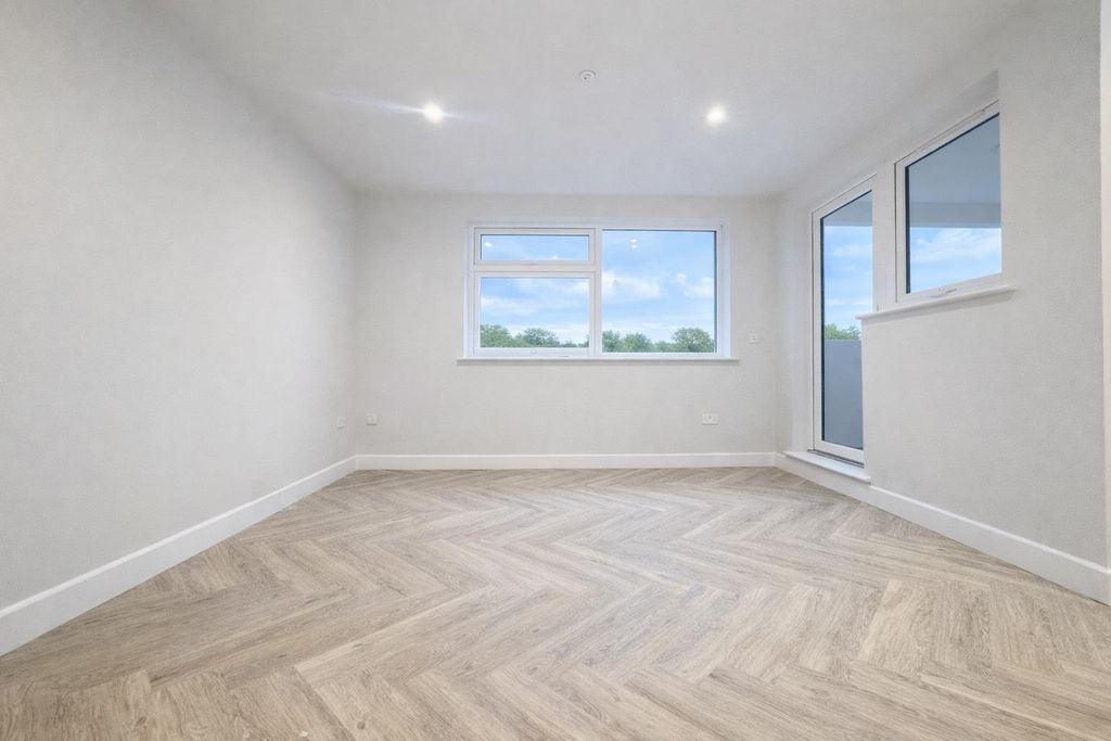 Property photo 2 of 7 304B599F-E3Af-45Ab-97Ed-Acb16982A183.Png