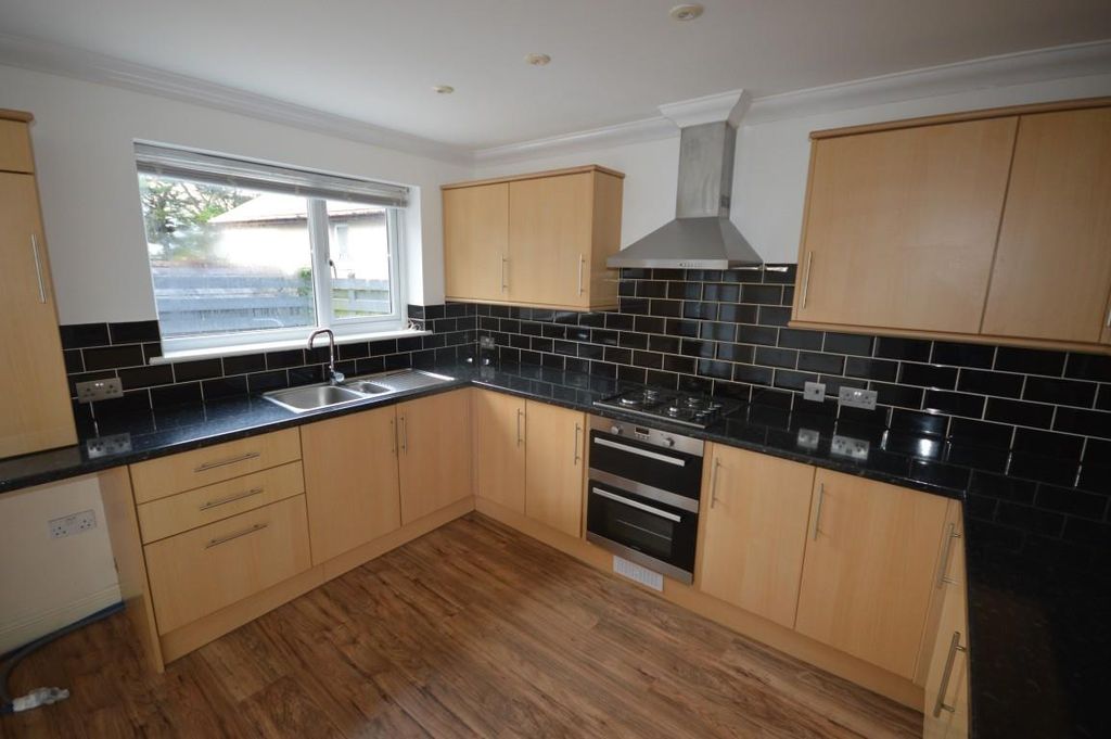 Property photo 3 of 13 Dsc_0003 (Medium).Jpg