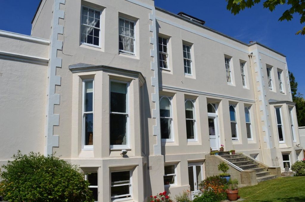 Property photo 1 of 12 External Elevation