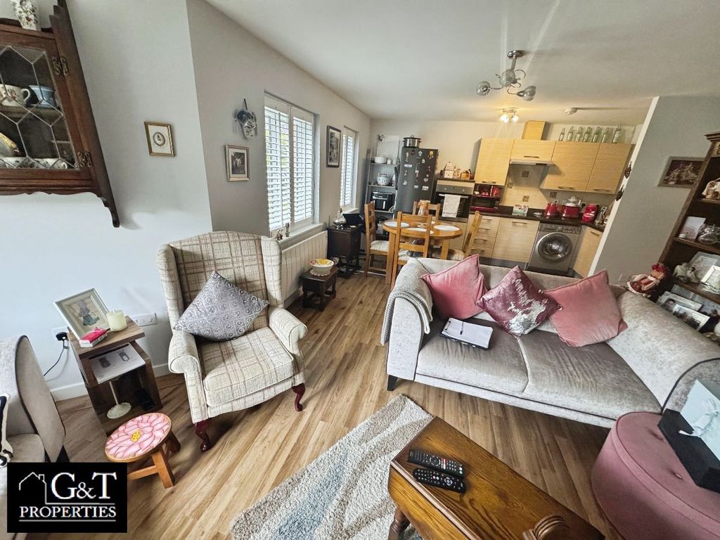 Property photo 3 of 10