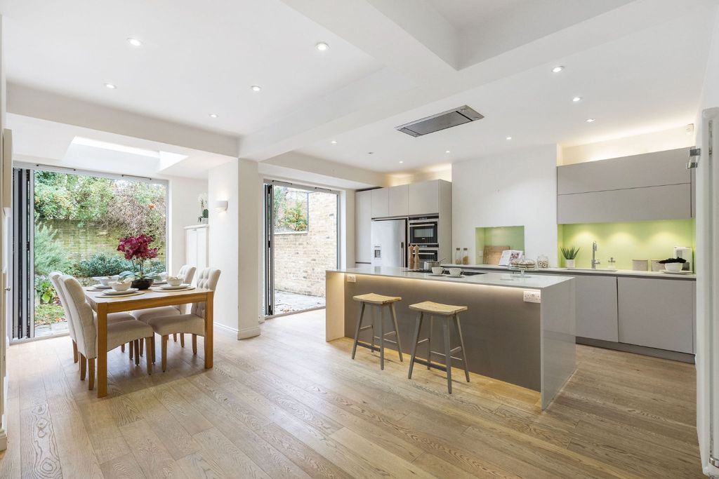 Property photo 1 of 13 4691630