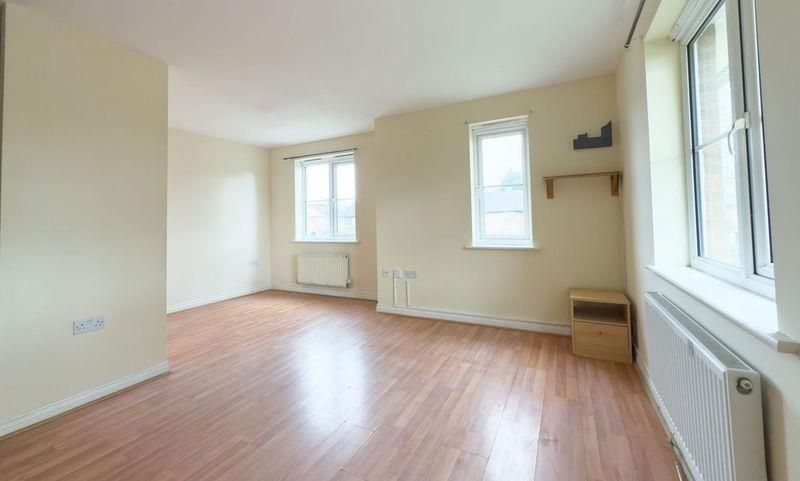Property photo 3 of 12 686Obeyg.Jpeg