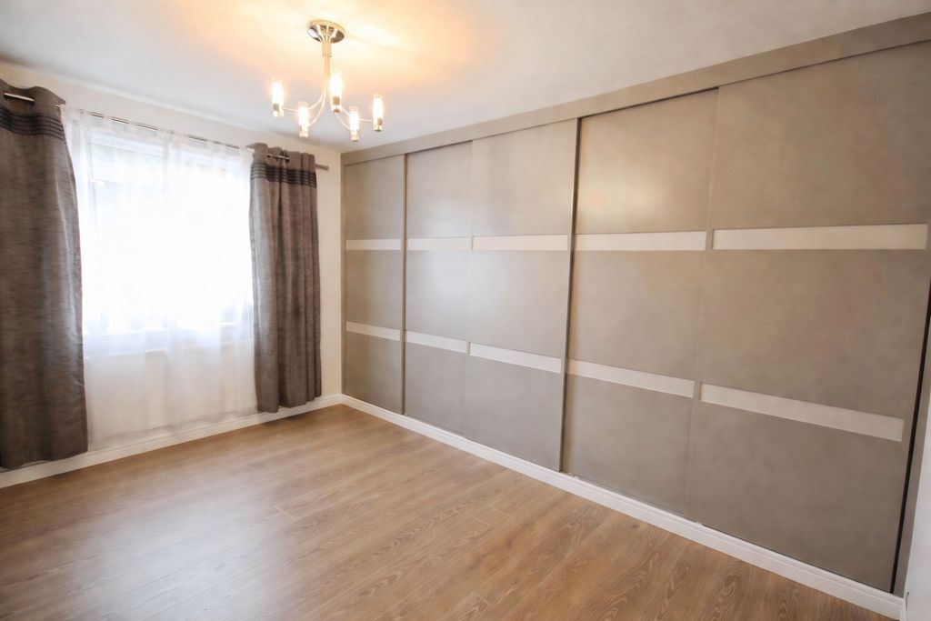 Property photo 3 of 5 Pbox-Img.Png