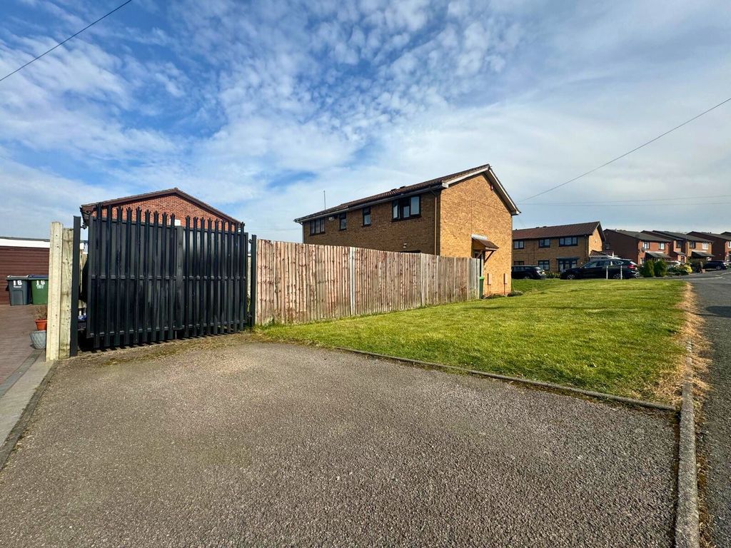Property photo 2 of 14