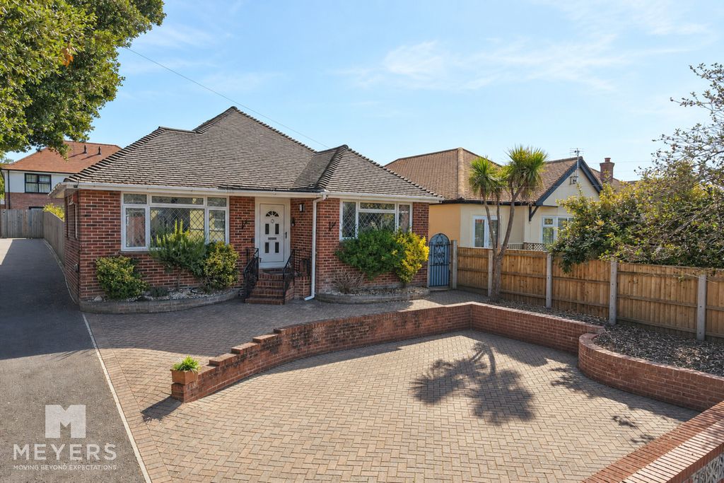 Property photo 1 of 32