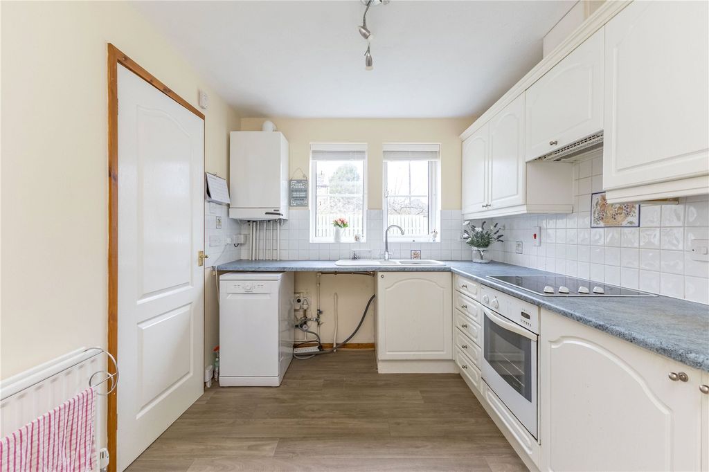 Property photo 3 of 19 Breakfast Kitchen