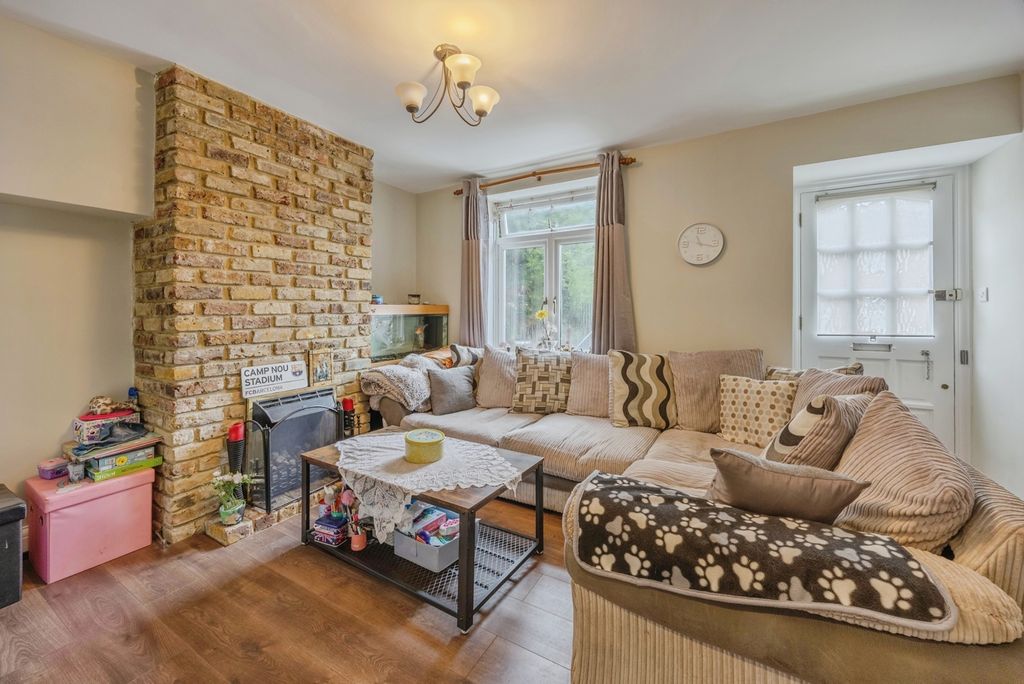 Property photo 3 of 17 Pbox-Img.Jpg