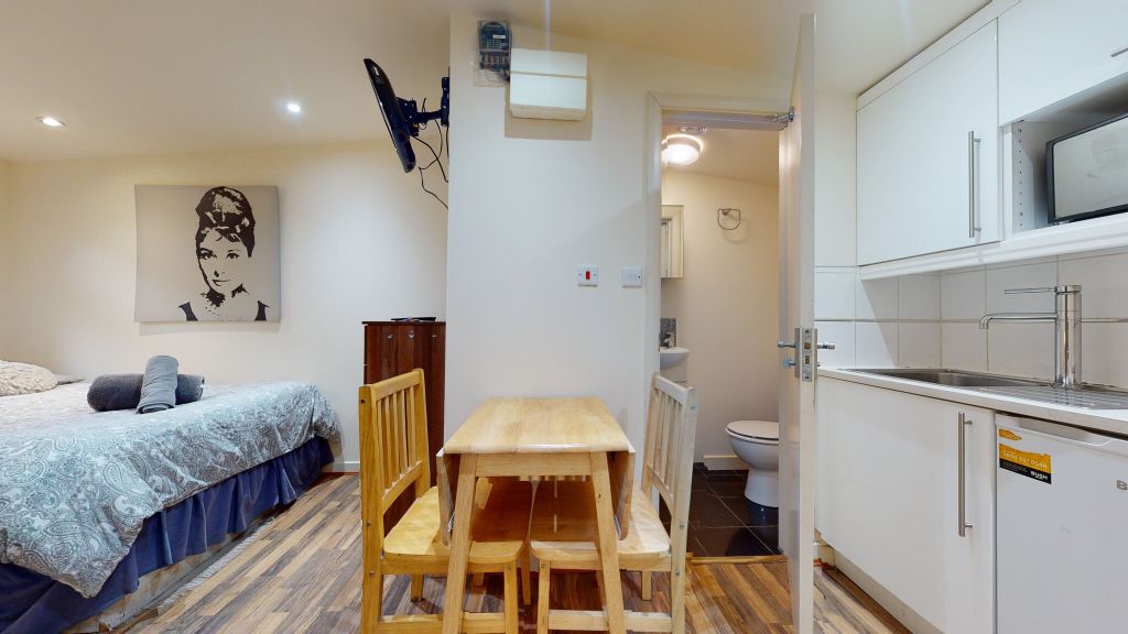 Property photo 2 of 9