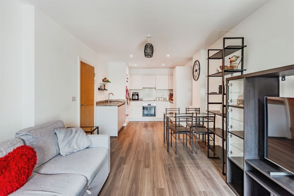 Property photo 2 of 12