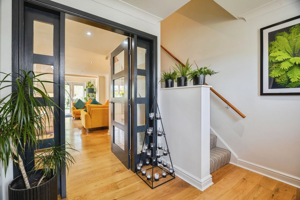 Property photo 3 of 21 Pbox-Img.Jpg