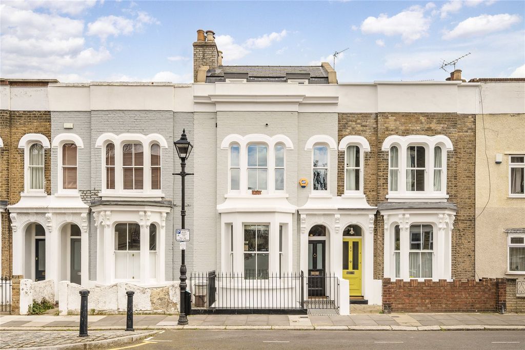 Property photo 1 of 22 Exterior