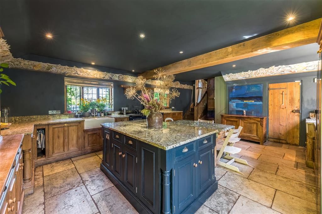 Property photo 1 of 30 Kitchen 1