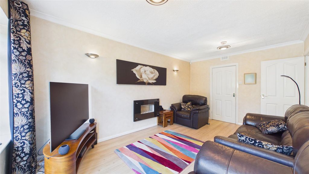 Property photo 3 of 17 Cam05101G0-Pr0158-Still018.Jpg