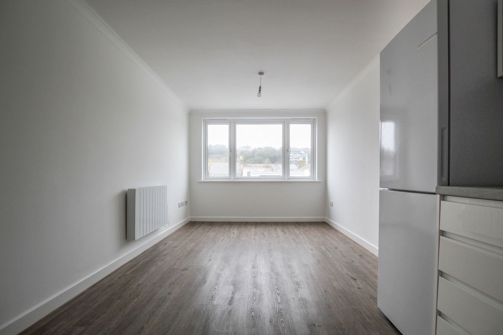 Property photo 3 of 5 Photo 5