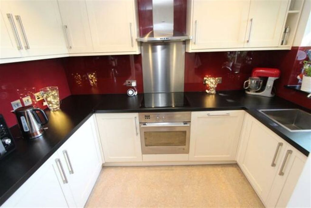 Property photo 2 of 10 (Main)