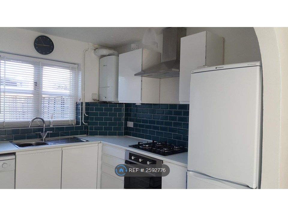 Property photo 3 of 9 Kitchen 2