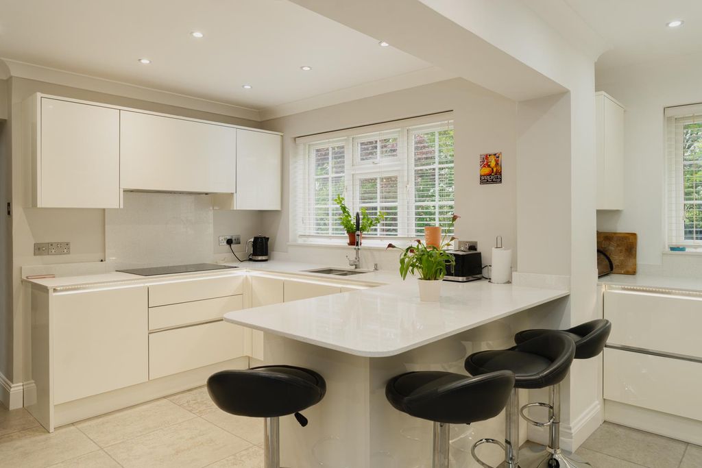 Property photo 3 of 34 Propertyportals 18.Jpg