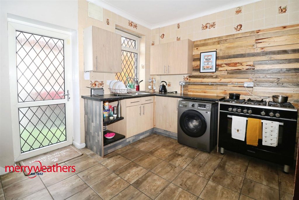 Property photo 3 of 10 Kitchen/Diner