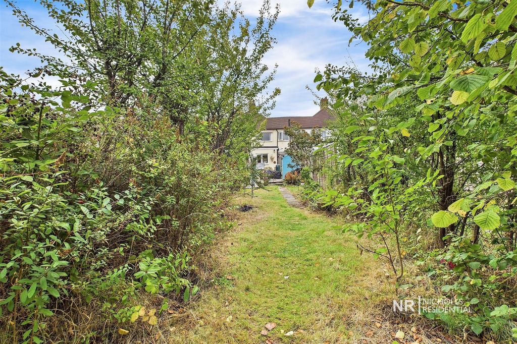 Property photo 3 of 14 Garden