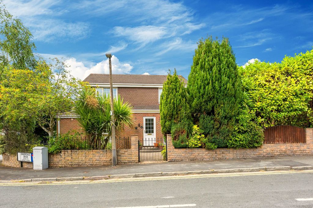 Property photo 2 of 24