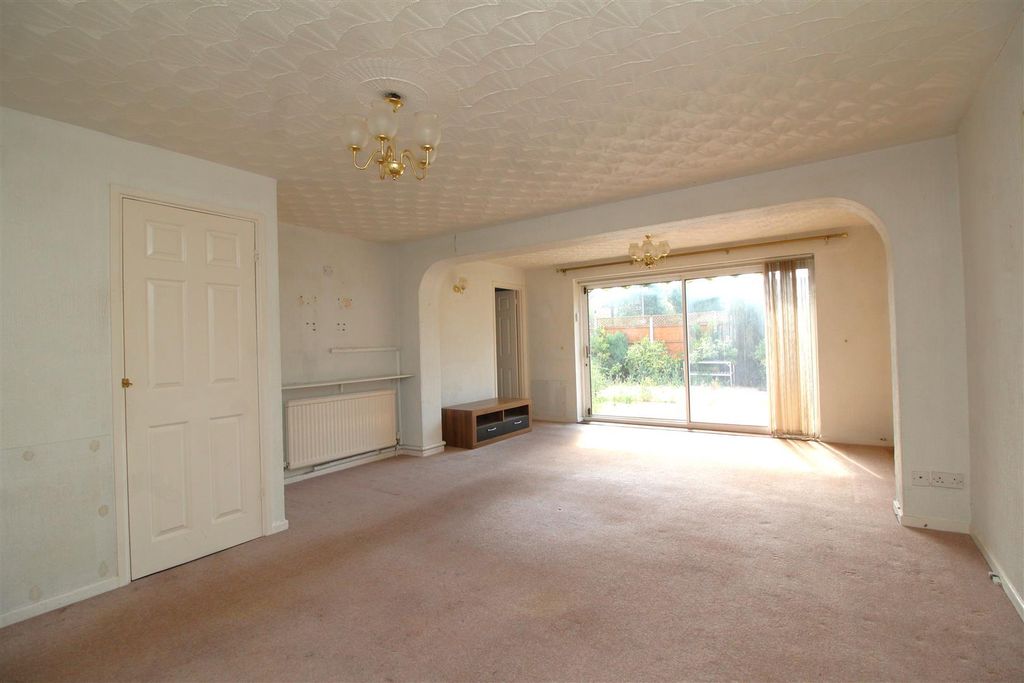 Property photo 2 of 13 Living Room .Jpg