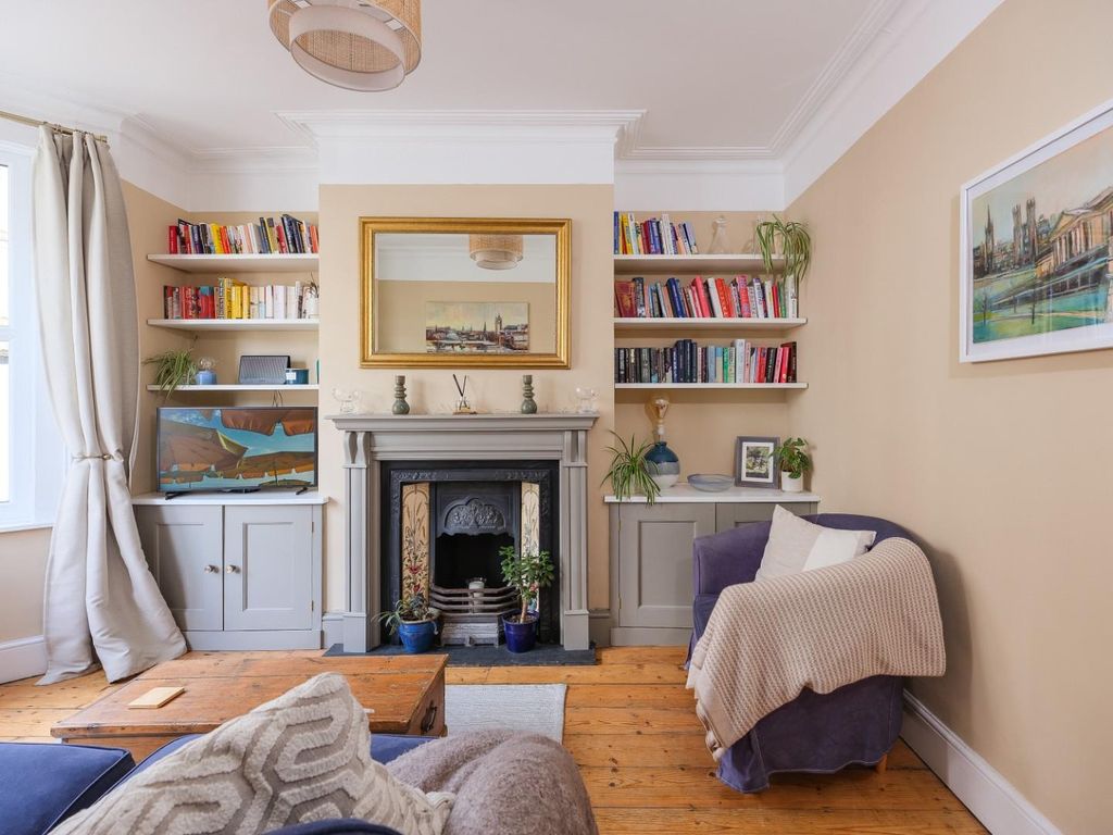 Property photo 3 of 37 Cnr50111.Jpg