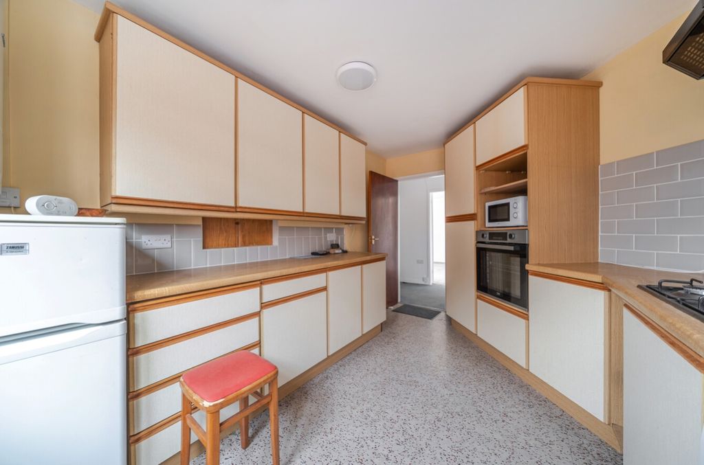 Property photo 3 of 21 1521208-1-1A09Fd5B82Acc