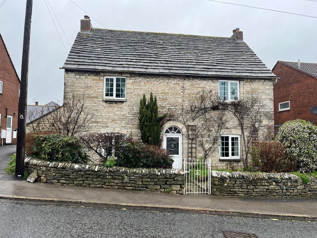 Property photo 1 of 22 Front (Winter)