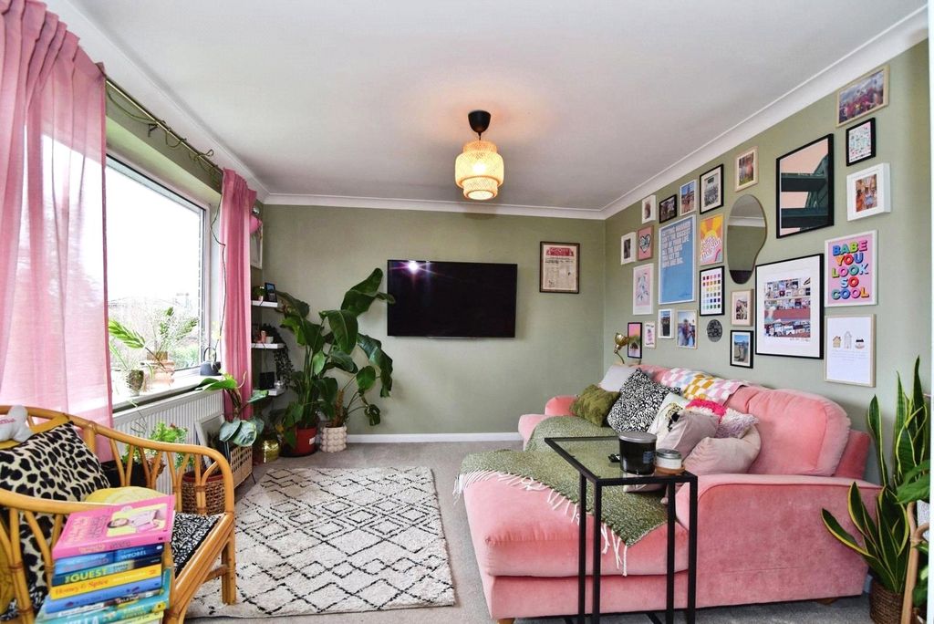 Property photo 3 of 13 Pbox-Img.Jpg